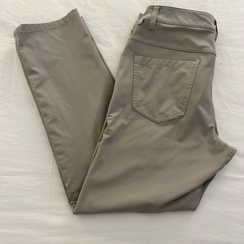 Lululemom ABC Pants 28 Waist Straight Fit (hemmed)